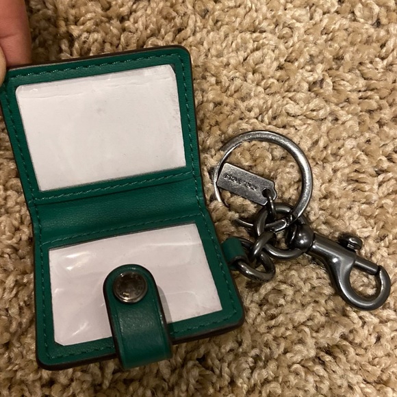 COACH C8234 Mystical Floral Picture Frame Bag Charm/Key Fob in Green - Picture 5 of 7